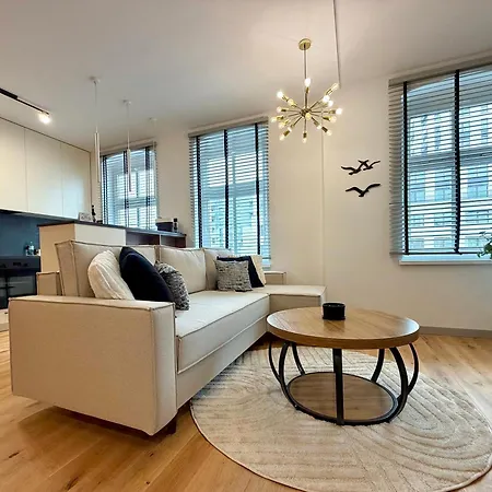 Homely Jezyce Apartment, Free Parking, Self Check In Poznan