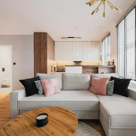 Homely Jezyce Apartment, Free Parking, Self Check In Apartament Poznań