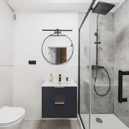 Homely Jezyce Apartment, Free Parking, Self Check In Daire Poznan